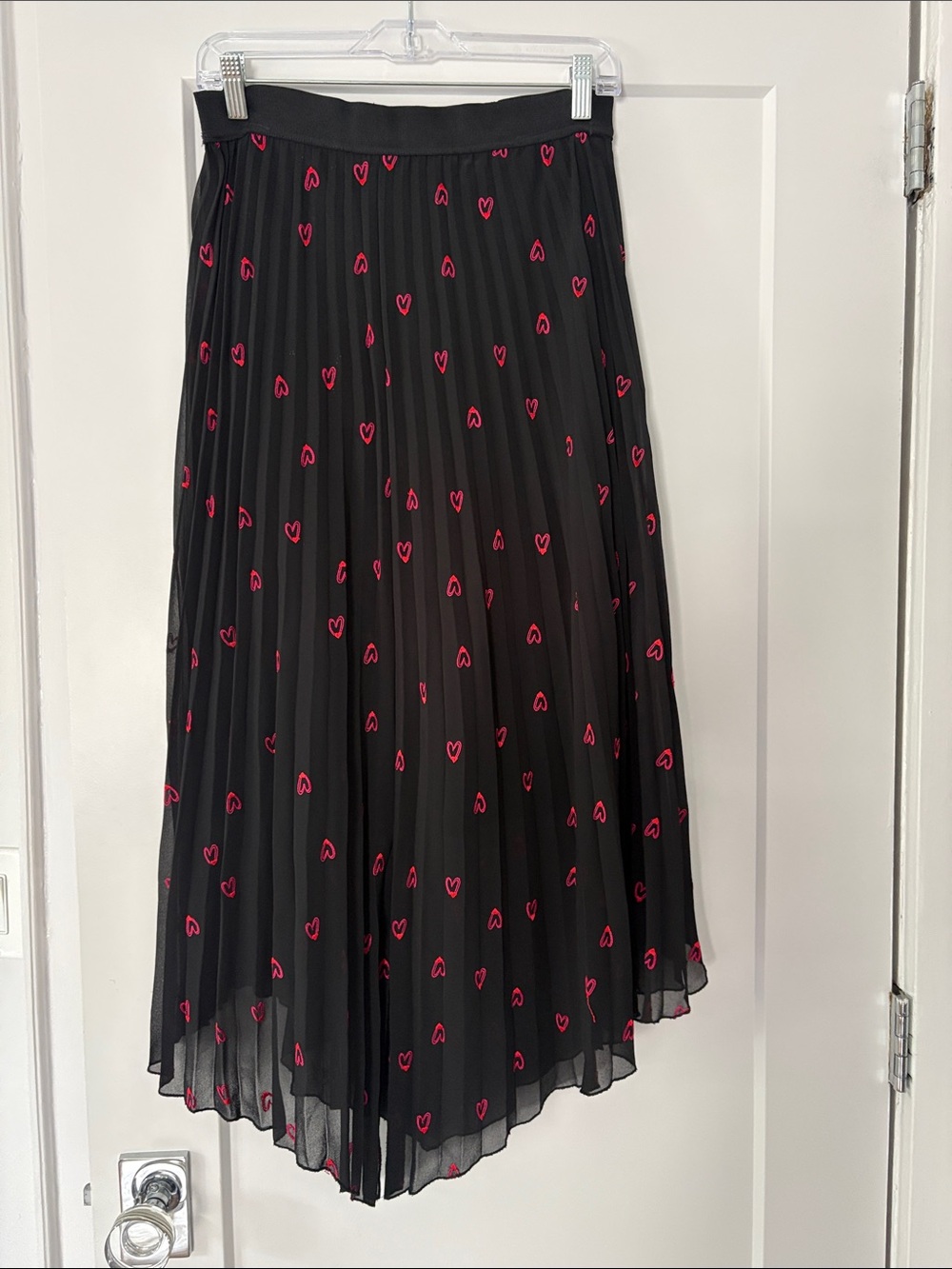 Maje Black Pleated Midi Skirt with Pink Heart Print